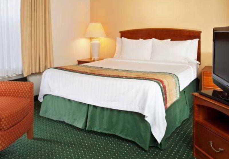 Sonesta Simply Suites Detroit Novi Bilik gambar