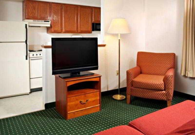 Sonesta Simply Suites Detroit Novi Bilik gambar